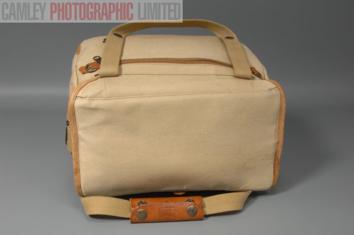 Fogg Camera Bag in Sand Leather and Canvas. Graded: EXC [#10064] - Image 6