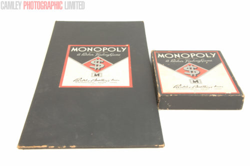 US Monopoly Game. 1941 - 1946. Wooden pieces & Board. Graded: LN- [#9909]