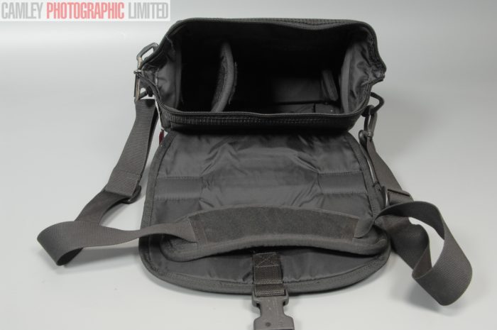 CCS Heritage Great Britain Black Camera Bag and Strap. Graded: LN- [#10317] - Image 6