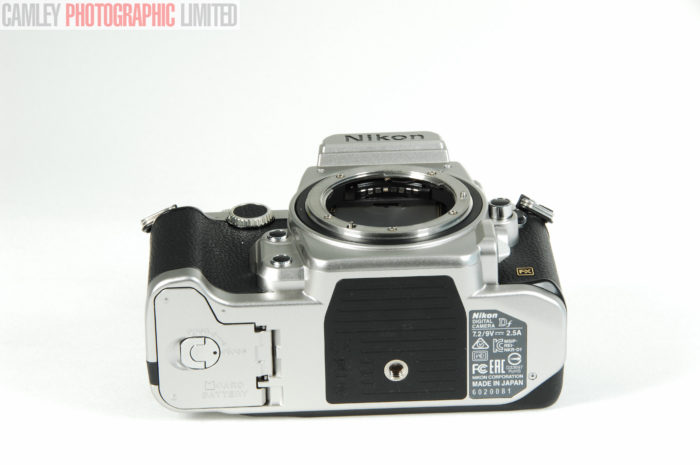 Nikon Df DSLR in Silver. 30 Exposures. Boxed and pristine. Graded: LN [#9397] - Image 6