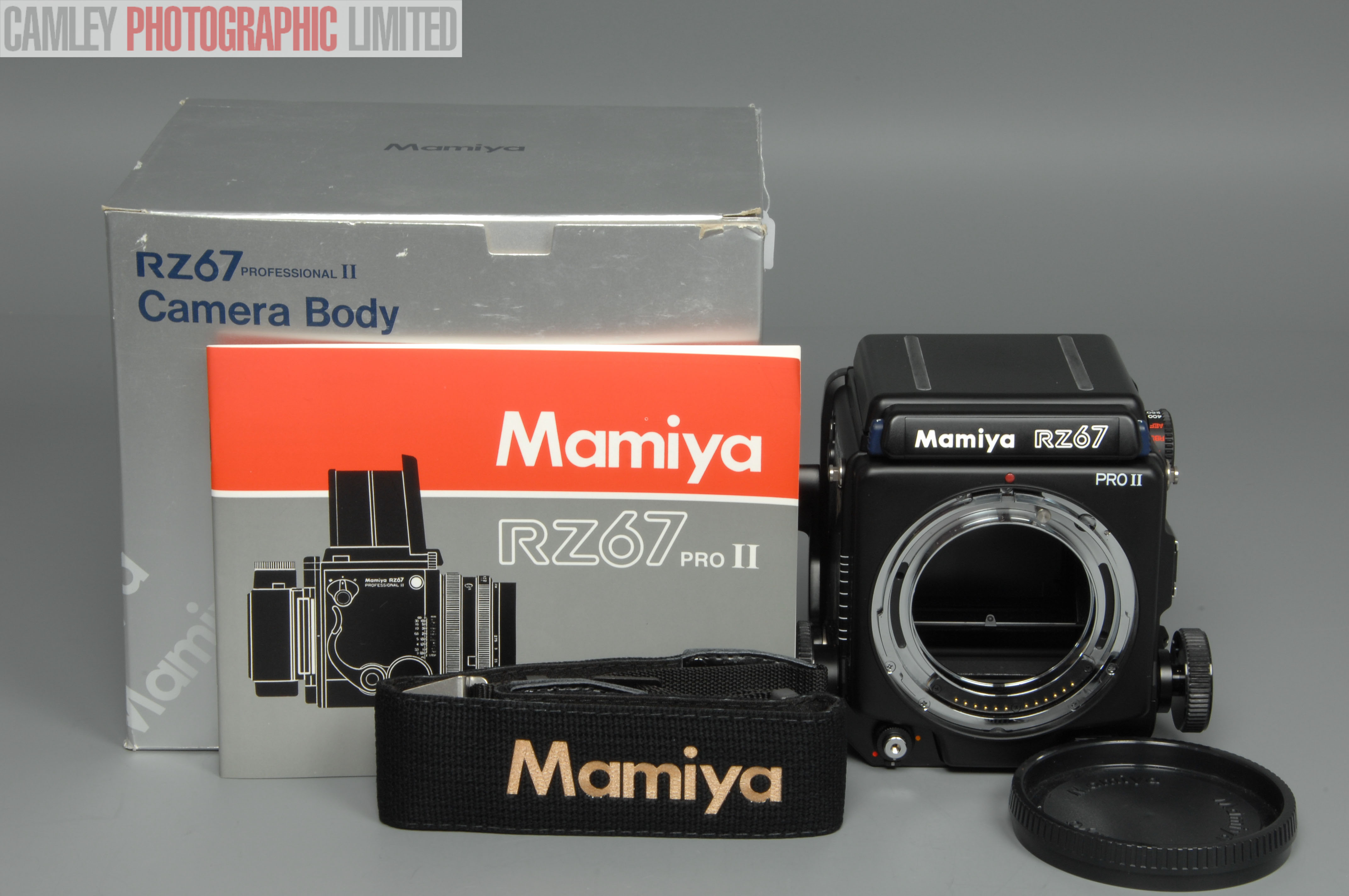 MAMIYA RZ67 PRO Body W 120 Roll Film Back Holder レンズ