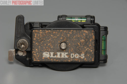 Velbon Slik Quick Tripod Shoe DQ-S with Spirit Level. Graded: EXC+ [#10692]
