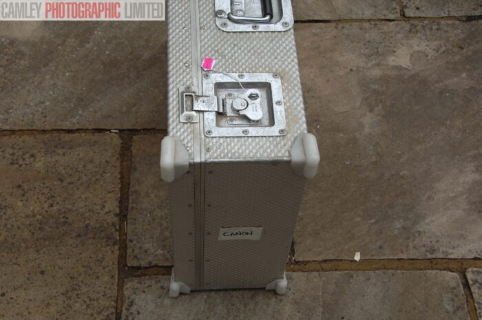 Original Metal Aluminium Flight Case. 62 x 43 x 20cm. Graded: EXC- [#11075] - Image 4