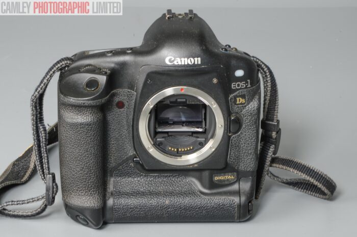 Canon EOS 1DS Body w/Charger & Battery 27916 Shutter Count. Graded: EXC [#11208] - Image 2