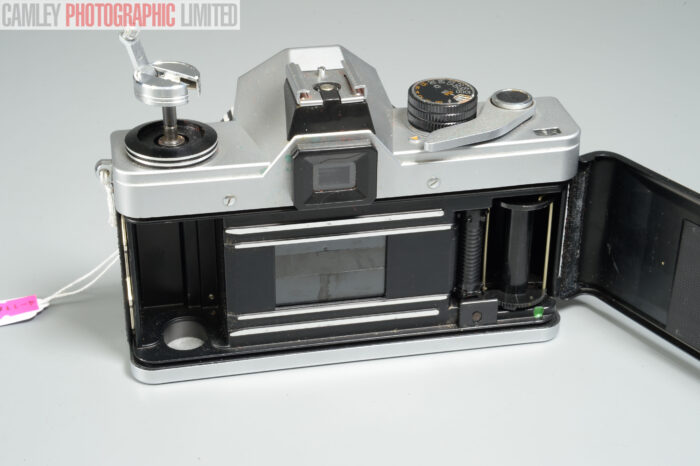 Praktica TTL w/ 50mm f2.8 Zeiss Tessar Not Fully Working. Graded: AS-IS [#11644] - Image 8