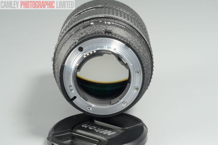 Nikon AF DC-Nikkor 135mm f2 Lens & Soft Pouch. Graded: EXC+ [#11829] - Image 6