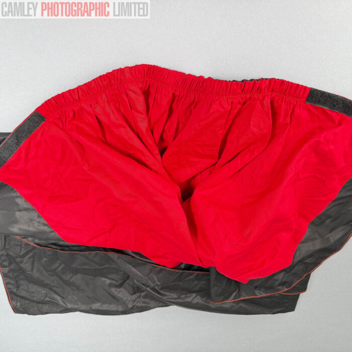 Black/Red Large Format Focusing Cloth 107 cm x 143 cm. Graded: EXC+ [#11923] - Image 2