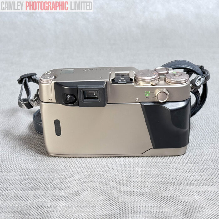 Contax G2 Outfit Silver 90mm 28mm 35mm 45mm T* Lenses. Graded: LN