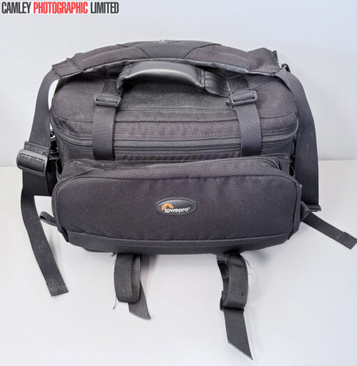 Lowepro Compact AW Padded Shoulder Camera Bag. Condition: EXC [#25031]